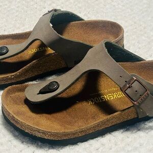 Birkenstock Gizeh Women’s Size 6 EUC (37) Mocha
